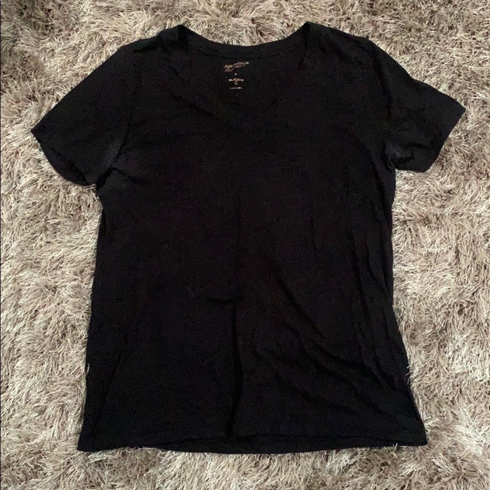 Arizona Amazing black V-neck tee